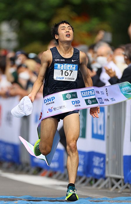 昨年の北海道マラソンで日本人最高の２位に入った柏優吾選手（野沢俊介撮影）
