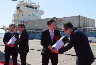 道東－首都圏定期コンテナ　初便が釧路寄港　歓迎セレモニー「世界につながる」