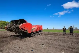 国産の地雷除去車両を開発　ウクライナ、国土3割が危険