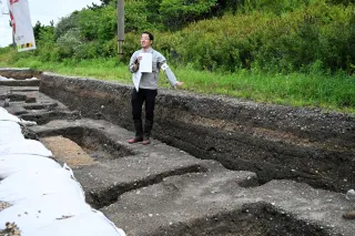 「勇払2遺跡」から出土したものは・・・ 学芸員ら、市民向けに現場説明会 苫小牧