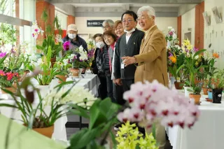 光るコチョウランも紹介 岩見沢で洋らんの楽しみ方や栽培のコツ学ぶ