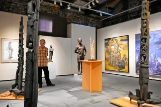 木彫や油彩 旭川の作家「三人展」