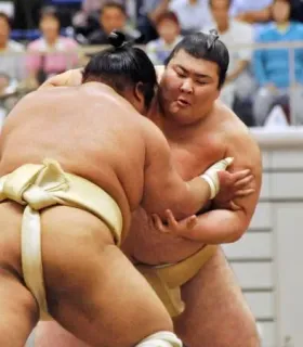 熱海富士、大関昇進へ充実の稽古 計10番、巨体生かした攻め
