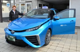 鹿追ハイヤー、水素燃料電池車「ミライ」導入 ガソリン高騰対策