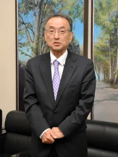 新得町長選　佐藤副町長、出馬を正式表明「まちづくりの先頭に」