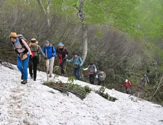待望の天塩岳山開き 夏山を安全に楽しむには…記者が同行 注意点探る