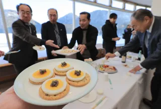 <バイオガスの産物 輝け!鹿追キャビア>㊤ 高級珍味、余剰熱の恵み