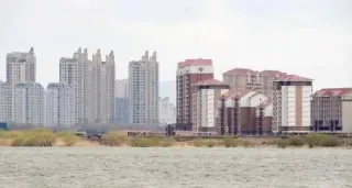 北朝鮮、中国景観づくりに対抗心 鴨緑江沿い家屋、高層住宅に一新