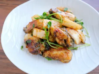 <きょうの一品>長イモとカキのみそ炒め