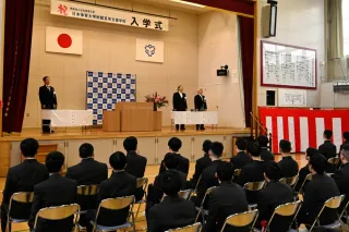 網走の日体大付属高等支援学校で入学式 全国から38人が志胸に
