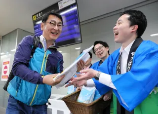 2時間半の空旅　縮まった「距離」　帯広－清州線・韓国発初便に記者同乗
