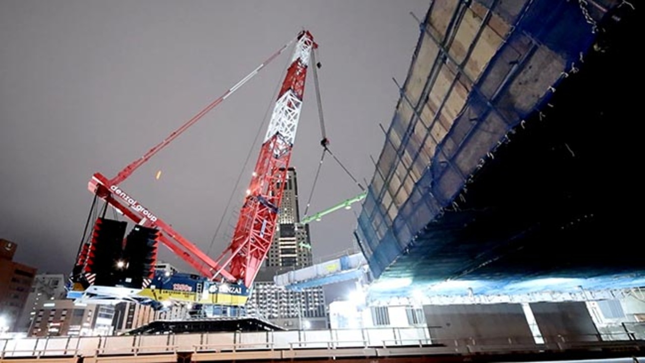 北海道新幹線札幌延伸工事で超大型クレーンが稼働中 室蘭の 北海道新幹線札幌延伸工事で超大型クレーンが稼働中 室蘭の