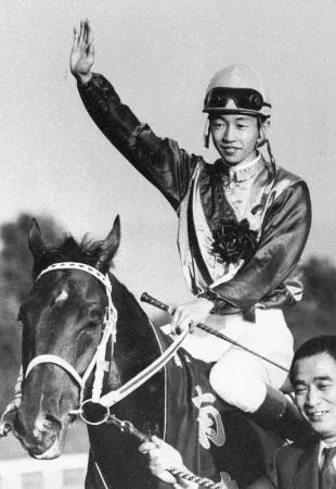 武豊が史上初の通算4600勝 2万5216戦目「重み感じる」：北海道新聞デジタル