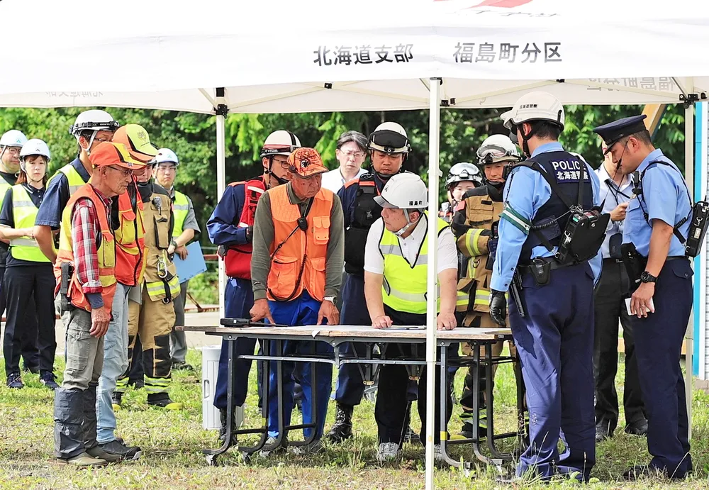 福島町ヒグマ死亡事故1年 「緊急銃猟」想定し訓練 道警や猟友会など