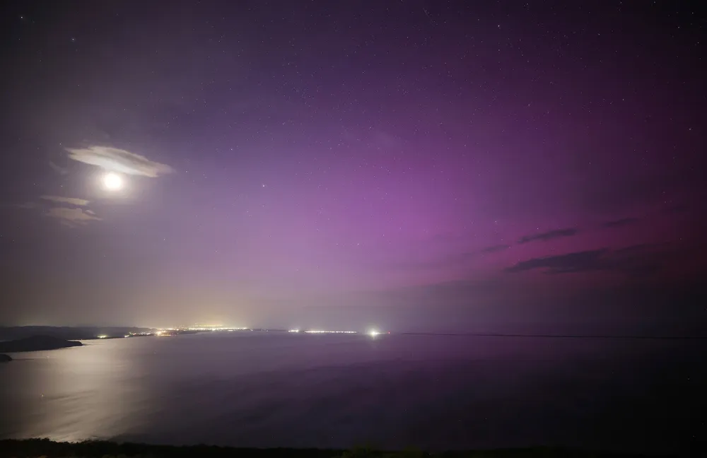 夜空に神秘の光 北海道各地にオーロラ 天体ファン歓喜：北海道新聞デジタル