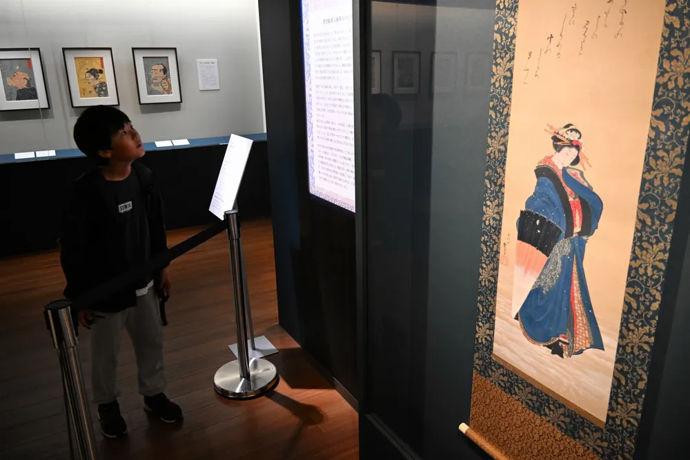大型 水墨画 松図 肉筆 額装 日本画 横長 アート アンティーク 骨董 古美術 円熟期・北斎の肉筆画「雪中美人図」 小樽芸術村10周年展で公開