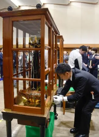 ミャクミャク金貨」重さ適正？ 大阪の造幣局で貨幣大試験：北海道新聞