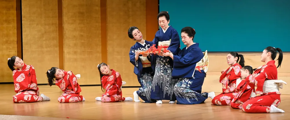 伝統文化の継承を担う子どもたちが出演した「和を遊ぶ」