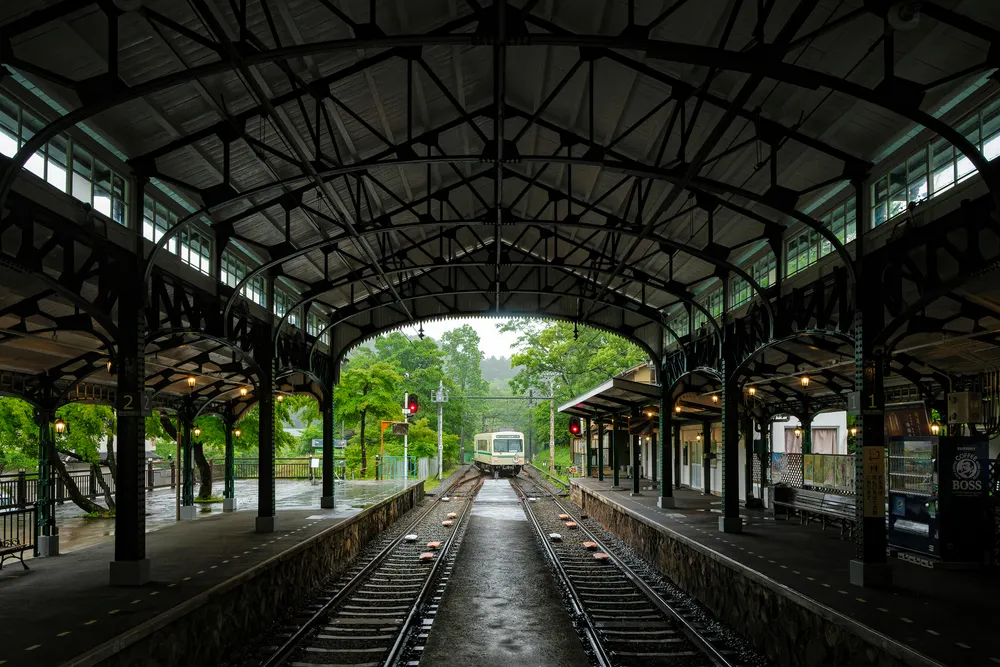 しらずの駅舎」日本建築写真家協会編（鹿島出版会 3300円）：北海道