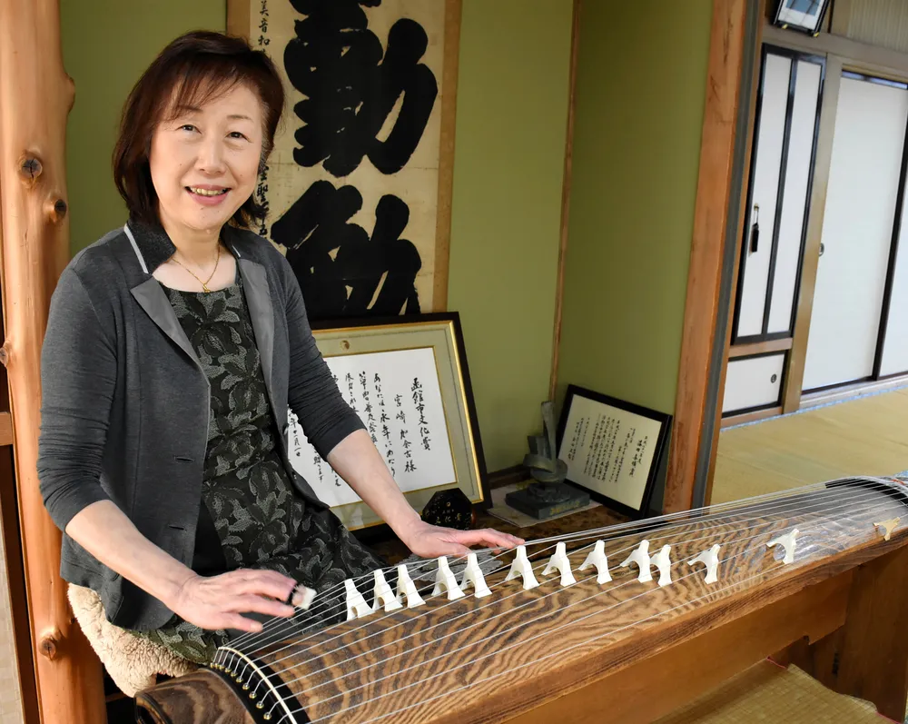 語る＞箏奏者・宮崎加奈古さん（72）㊤ 邦楽の道 父母の背中を追って