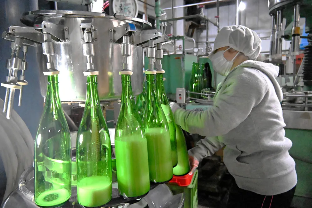 冬の香り　活性酒シュワっと瓶詰め　倶知安・二世古酒造＜師走点描2025＞