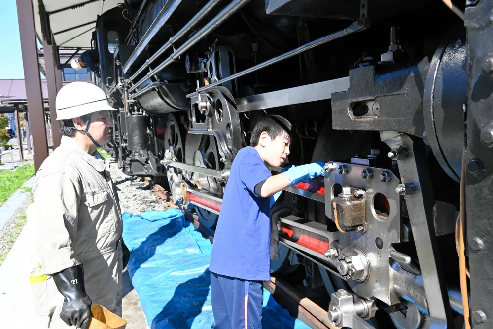炭鉄港 日本遺産>鉄のまちの歴史に触れる D51磨き、たたら製鉄見学 炭鉄港 日本遺産>鉄のまちの歴史に触れる D51磨き、たたら製鉄見学
