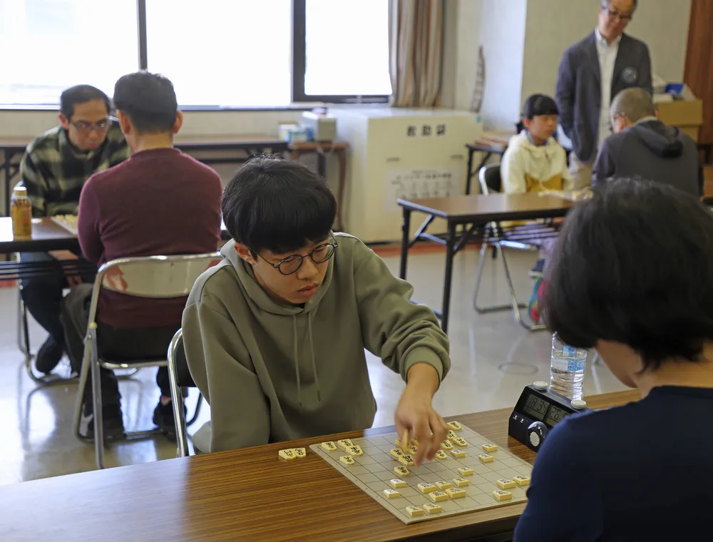 道東将棋名人戦　十勝支部の黒沢さん優勝　釧路支部の今井さん準優勝