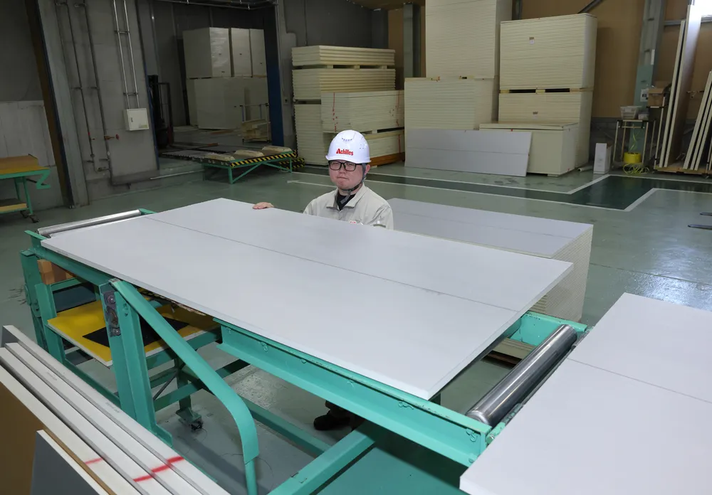 暮らしの「縁の下の力持ち」 ウレタン製造 アキレス美唄工場：北海道