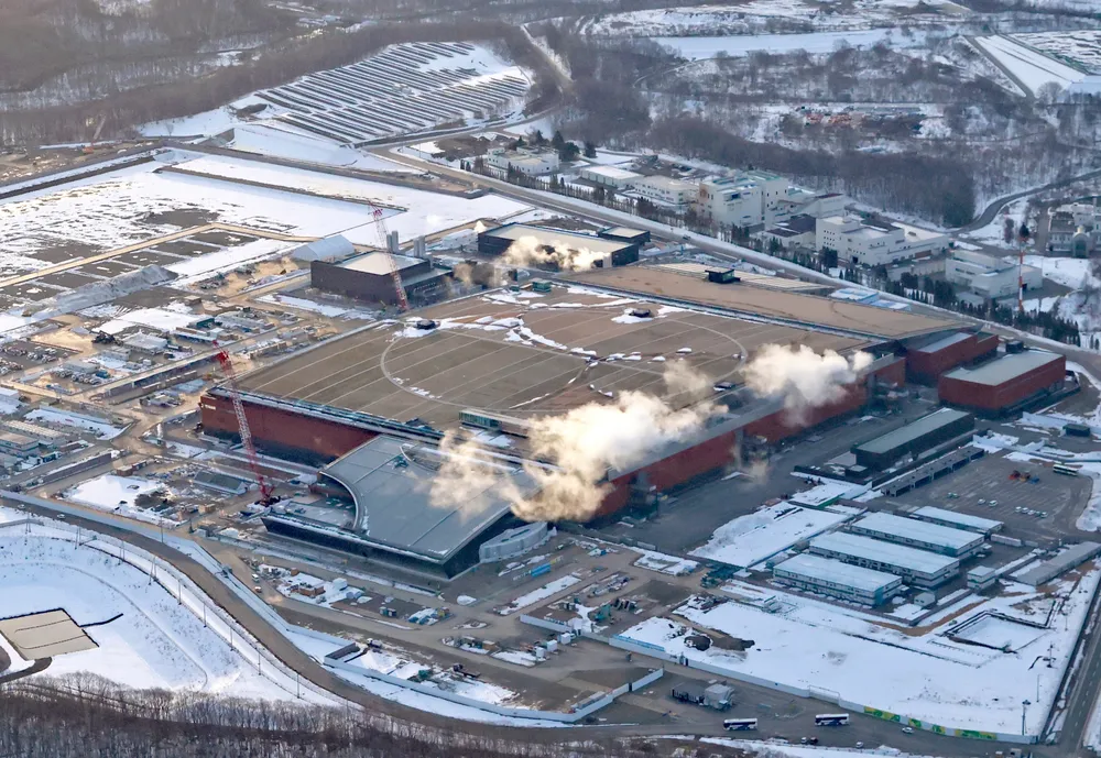 ラピダスの半導体工場=2026年2月、千歳市（本社ヘリから）