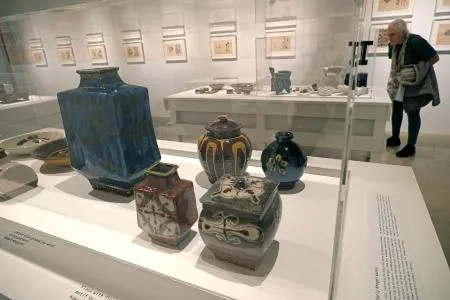 河井寛次郎展、NYで開幕 国外初、作風の変化たどる：北海道新聞デジタル