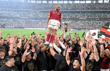 36歳リーチ、全試合出場 決勝フル出場、直立不動で胴上げ：北海道新聞