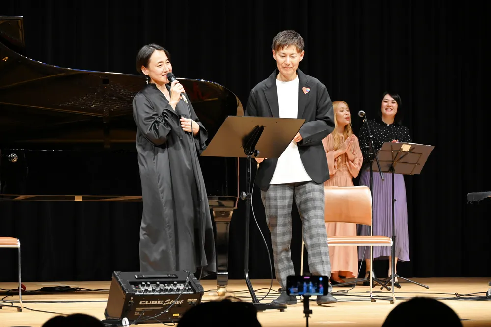 歌とトークで伝える「自分らしさ」 トランスジェンダーSI-YOUさんら、音更でイベント