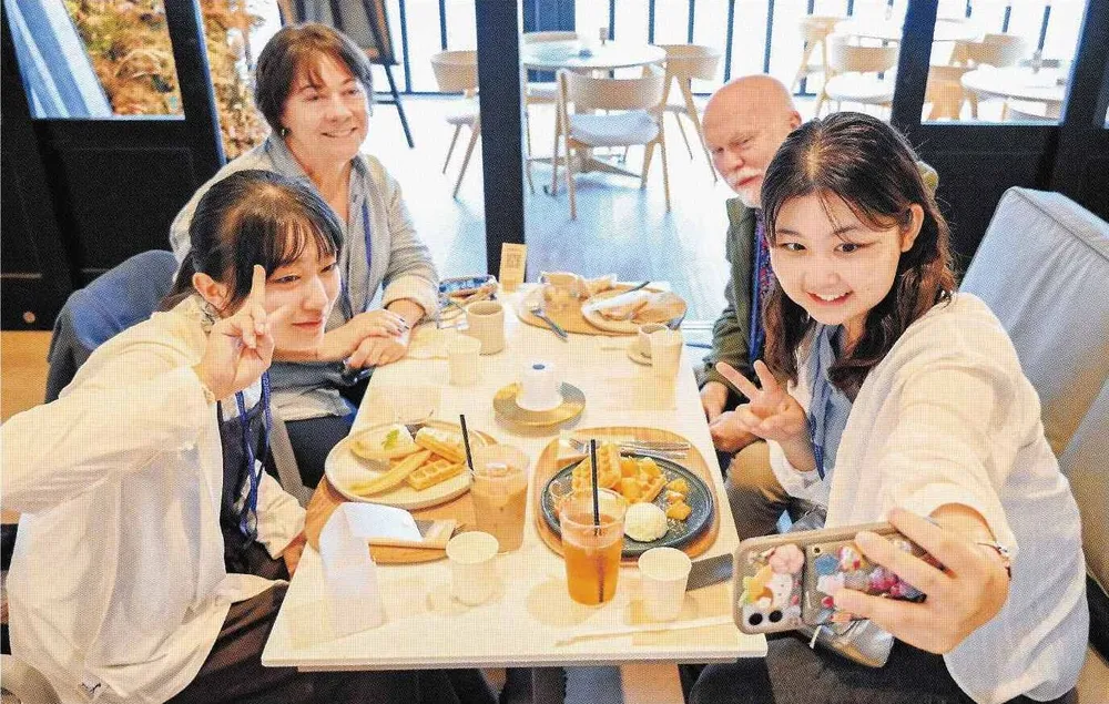 函館の魅力　英語で紹介　函教大生　豪華客船の乗客案内：北海道新聞デジタル