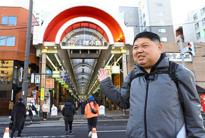 ディープに歩こう 札幌・狸小路＞⑧ 気分はブラタヌキ 研究家和田哲 ...