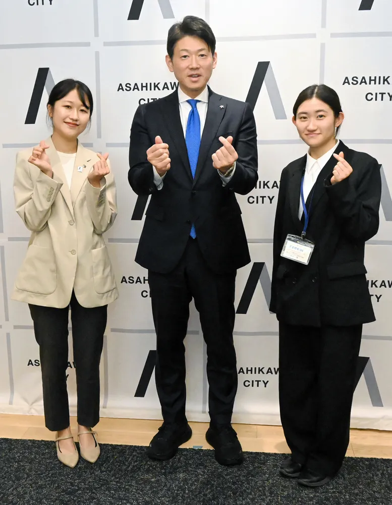 北海道旭川市直接取引歓迎 カギ付き 
イナバ物置 MBX-17 本体高さ2080mm 長さ950mm 横幅1790mm/間口高さ1800mm 横幅1008mm 塗装済 自社運搬可 韓国派遣・帰国の旭川市職員2人 市長に報告：北海道新聞デジタル