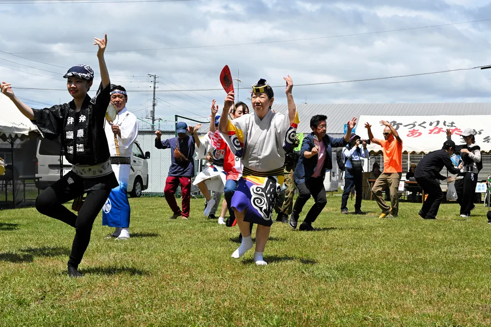 &TEAMwof お見送り会　千葉　第1部 名寄・ふうれん白樺まつり 高円寺と阿波おどり共演：北海道新聞デジタル