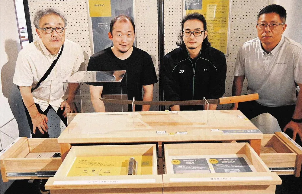 源正雄の名刀 精巧な模造刀展示 函館博物館 市民と協働 重さや質感再現:北海道新聞デジタル