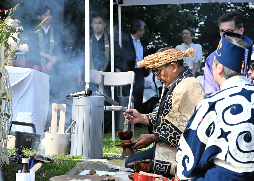 樺太アイヌ強制移住から150年、苦難しのぶ 江別で先祖供養の墓前祭