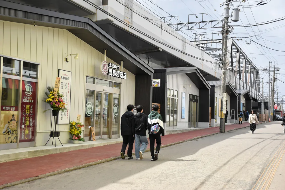 新札幌駅高架下に新商業施設 「シンサツBLOCK」 初日は居酒屋 新札幌駅高架下に新商業施設 「シンサツBLOCK」 初日は居酒屋