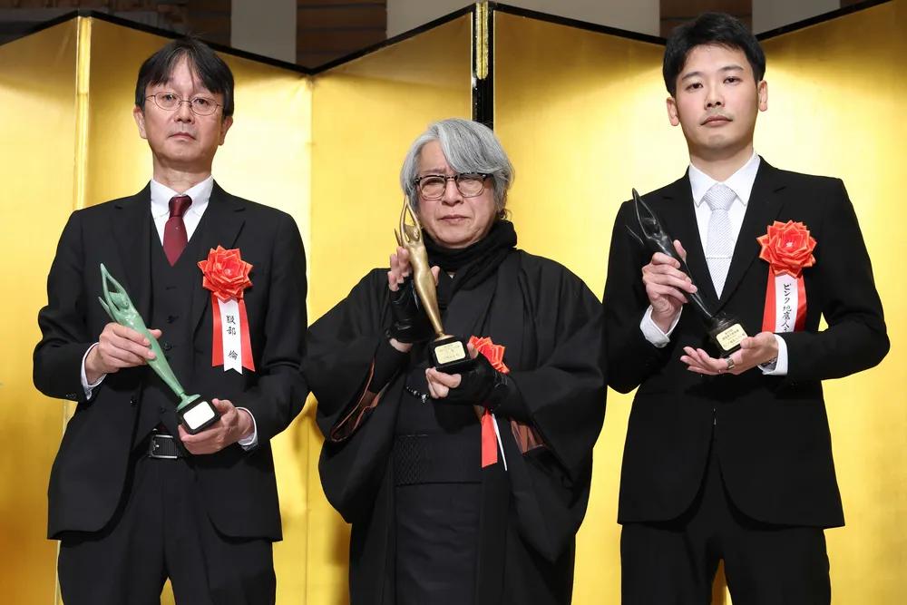 最新文学賞事典 2014-2018 京極夏彦さん「身が引き締まる思い」 日本ミステリー文学大賞 東京都内