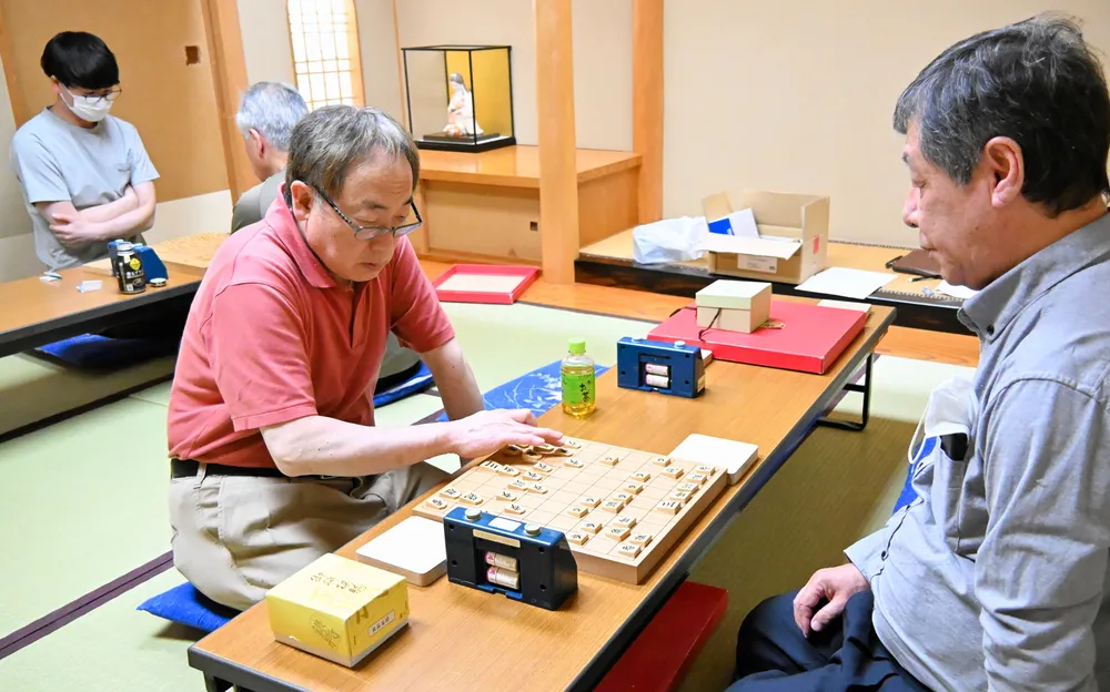 中村さん、悲願の初優勝　全道将棋選手権根室地区予選