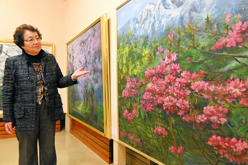 油彩画50年超、自信作並ぶ 南幌の竹内さん、岩見沢で個展：北海道新聞