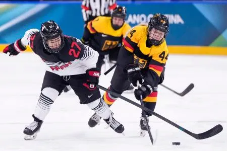 大沢ちほの目＞アイスホッケー女子 ドイツ戦、あと1歩詰め切れず