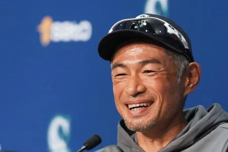 欠番式典「特別な景色、迫力」 イチローさん、シアトルで会見：北海道
