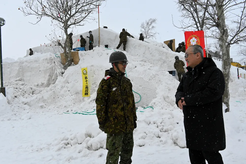 岩見沢で7、8日「ドカ雪まつり」 巨大滑り台製作進む 今年は幼児用も