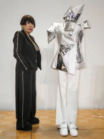 コシノさん、光り輝く未来を表現 万博制服、55年経て再び担当：北海道