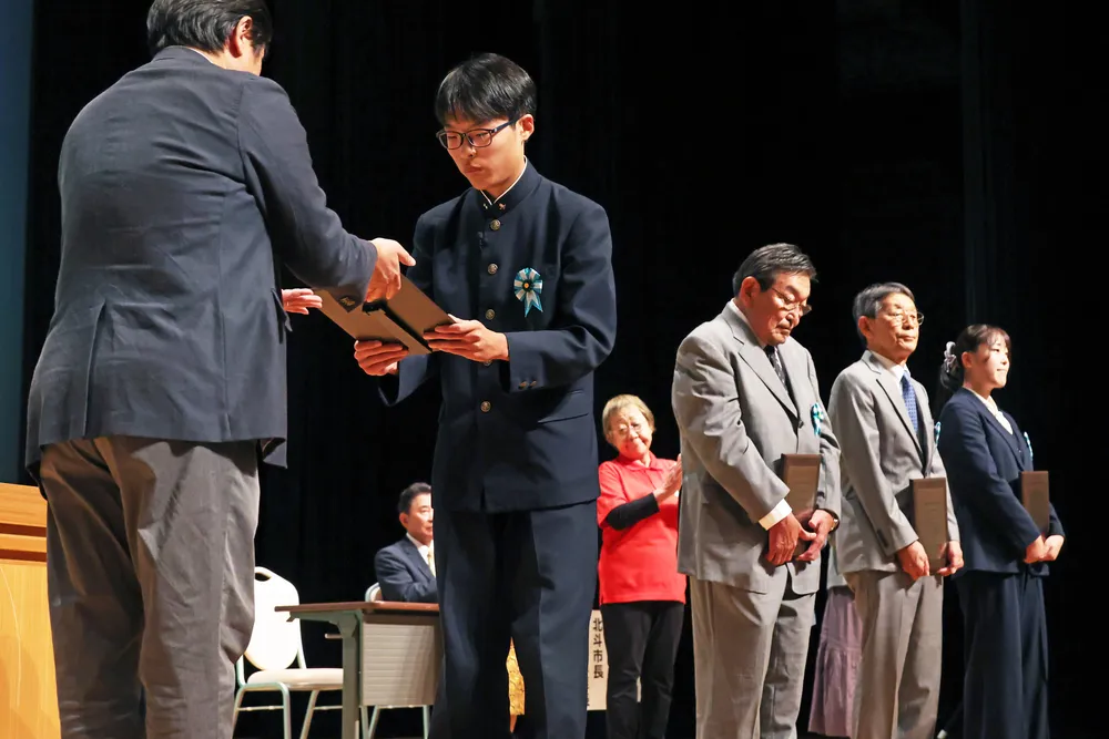 北海道内8団体を表彰　道新ボランティア奨励賞、北斗で贈呈式