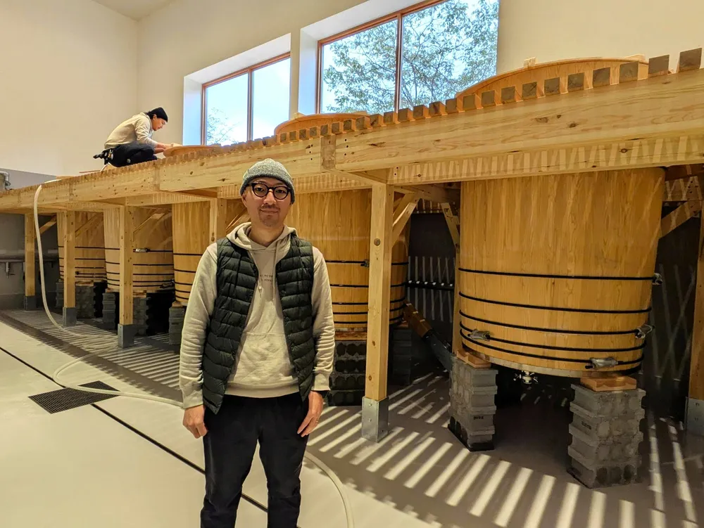 スパークリング日本酒の酒蔵　蘭越に完成　18日醸造開始、26年1月に第1弾発売へ