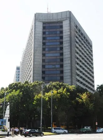 衆院議員宿舎に不審車侵入 三重で盗難か、男逃走:北海道新聞 衆院議員宿舎に不審車侵入 三重で盗難か、男逃走:北海道新聞