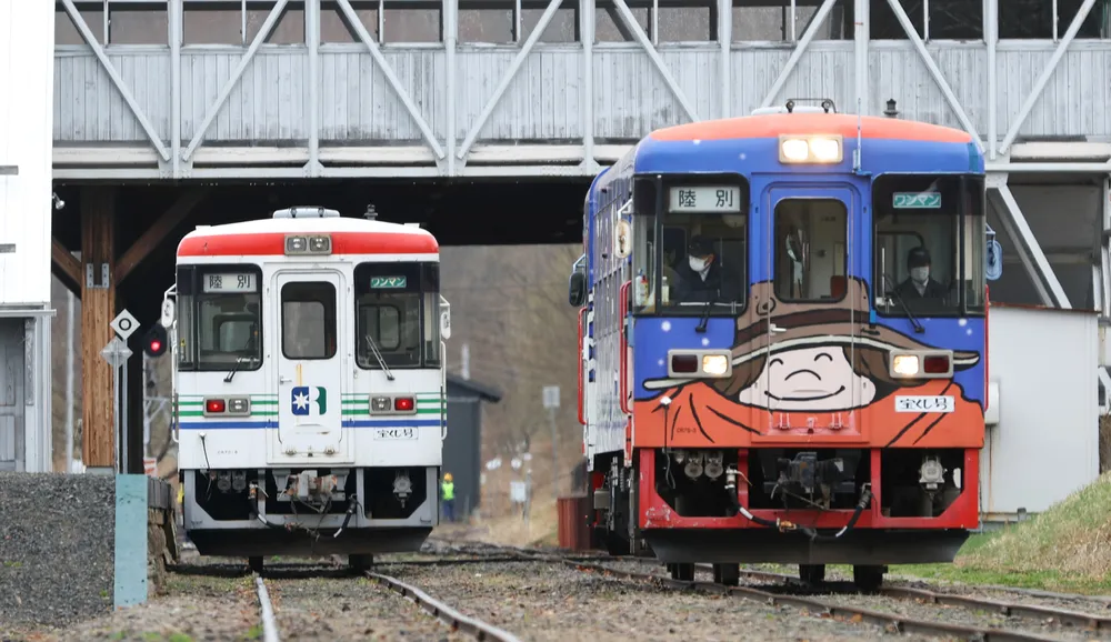 ふるさと銀河線　りくべつ鉄道　分線　行き先板 銀河線廃止20年、当時の車内放送聴く列車運行 「りくべつ鉄道」5月4日